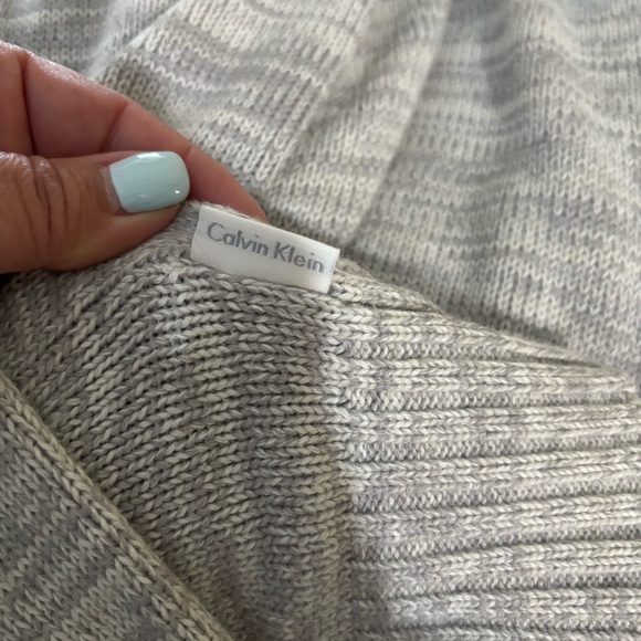 Calvin Klein Gray/Cream‎ Knit Sweater Size Medium - Picture 5 of 9
